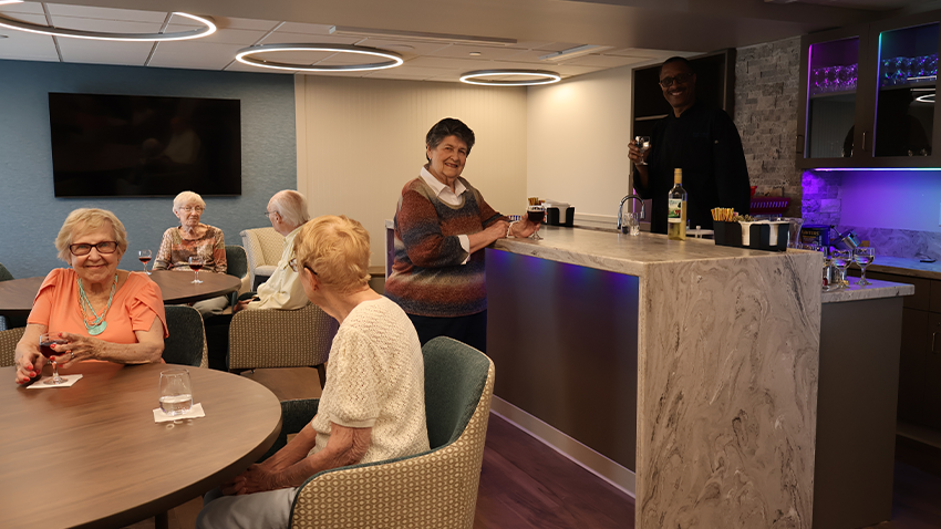 Lounge at Friendship Manor for friends 